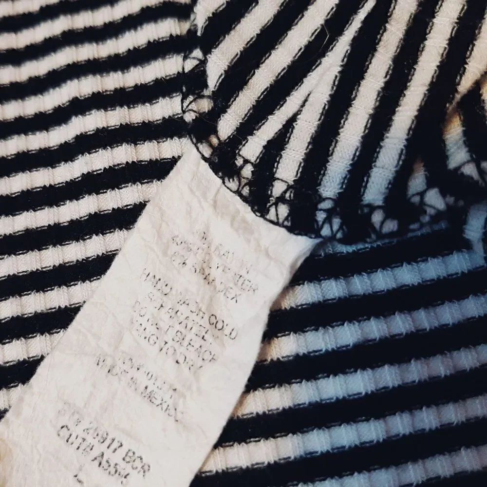 🖤 4/$20 🖤  - Picture 3 of 6